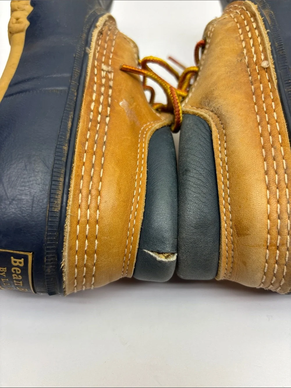 L. L. Bean Men's Two-Tone Tan and Black Boat Shoes, SZ 7, box 11